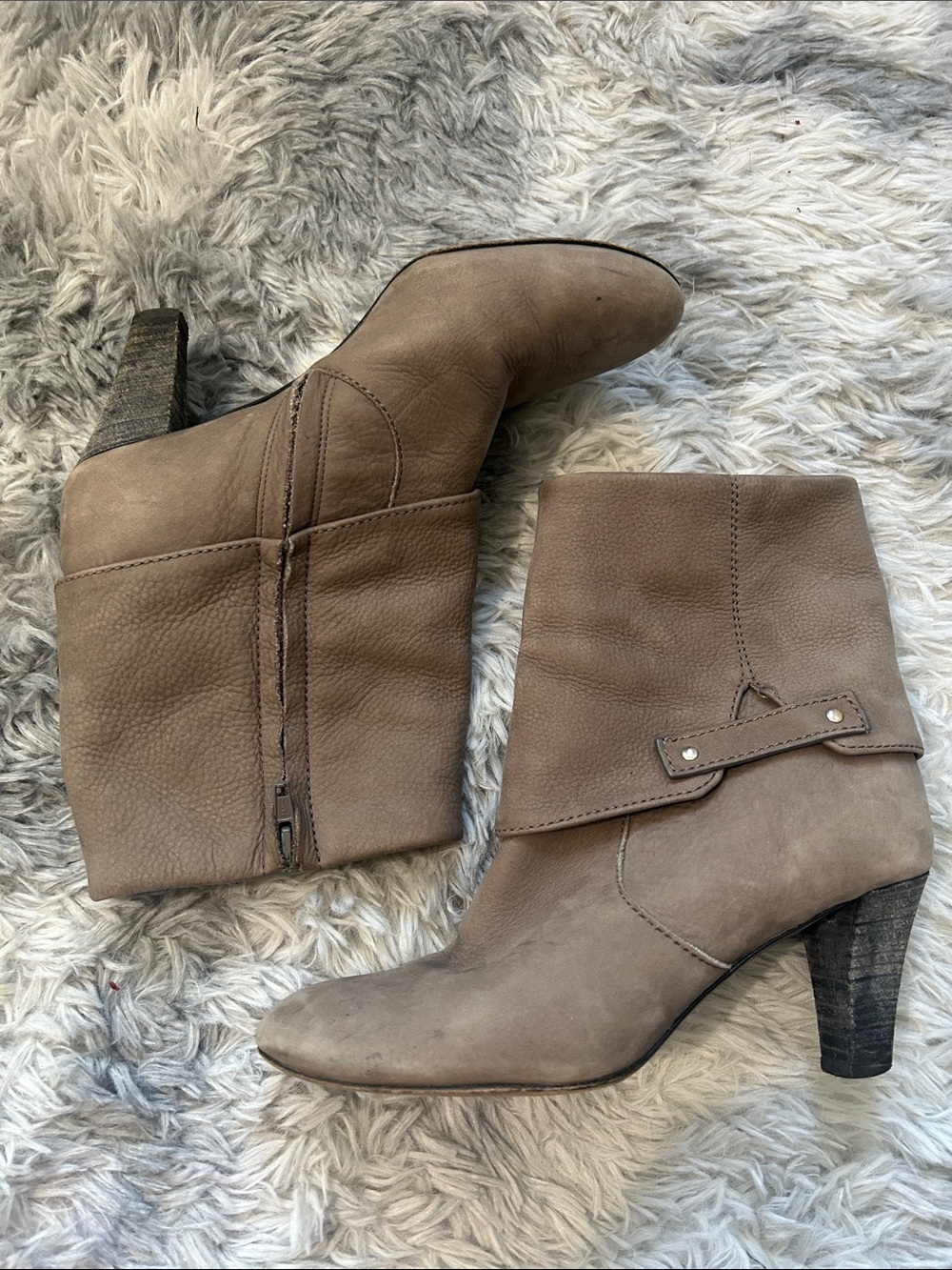 Theory Women's Taupe Leather Ankle Heeled Booties